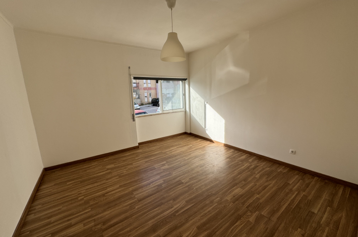 Refurbished 1-bedroom apartment in Barreiro, next to Barcos